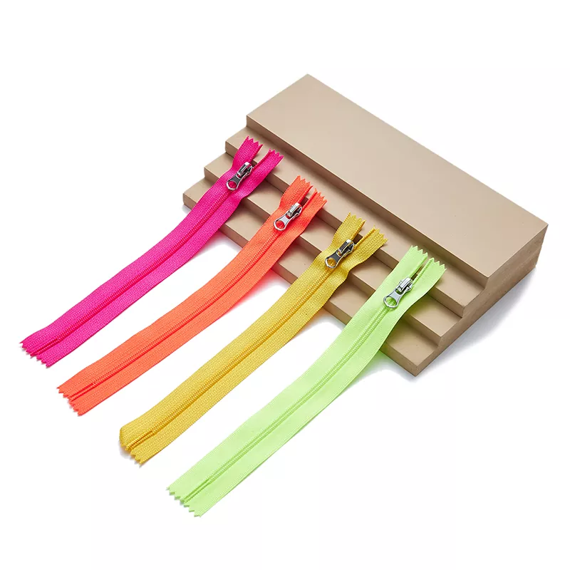 Light-weight Nylon Zipper